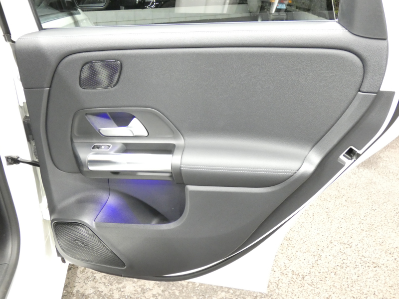 メルセデスベンツ Bクラス B180 ﾚｻﾞｰｴｸｽｸﾙｰｼﾌﾞ&ｱﾄﾞﾊﾞﾝｽﾄﾞ&ﾅﾋﾞｹﾞｰｼｮﾝ&ﾚｰﾀﾞｰｾｰﾌﾃｨPKG　meｺﾈｸﾄ ｷｰﾚｽｺﾞｰ 黒本革ｼｰﾄ/ﾋｰﾀｰ ﾊﾟﾉﾗﾏｻﾝﾙｰﾌ MBUXﾅﾋﾞ 地ﾃﾞｼﾞ 360度ｶﾒﾗ ｱﾄﾞﾊﾞﾝｽﾄﾞｻｳﾝﾄﾞ 360度ﾄﾞﾗﾚｺ 自動ﾘｱｹﾞｰﾄ LEDﾗｲﾄ　2年保証付