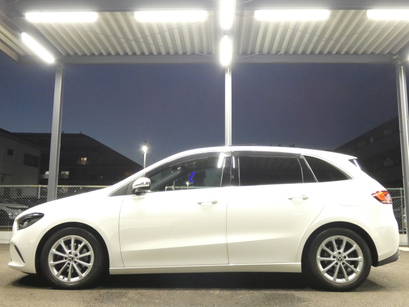 メルセデスベンツ Bクラス B180 ﾚｻﾞｰｴｸｽｸﾙｰｼﾌﾞ&ｱﾄﾞﾊﾞﾝｽﾄﾞ&ﾅﾋﾞｹﾞｰｼｮﾝ&ﾚｰﾀﾞｰｾｰﾌﾃｨPKG　meｺﾈｸﾄ ｷｰﾚｽｺﾞｰ 黒本革ｼｰﾄ/ﾋｰﾀｰ ﾊﾟﾉﾗﾏｻﾝﾙｰﾌ MBUXﾅﾋﾞ 地ﾃﾞｼﾞ 360度ｶﾒﾗ ｱﾄﾞﾊﾞﾝｽﾄﾞｻｳﾝﾄﾞ 360度ﾄﾞﾗﾚｺ 自動ﾘｱｹﾞｰﾄ LEDﾗｲﾄ　2年保証付