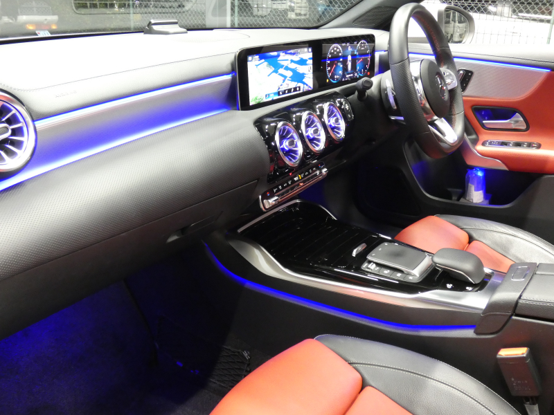 AMG Aクラス A35 4MATIC AMGｱﾄﾞﾊﾞﾝｽﾄﾞ&ﾅﾋﾞｹﾞｰｼｮﾝ&ﾚｰﾀﾞｰｾｰﾌﾃｨPKG　meｺﾈｸﾄ AMGｴｱﾛ 18ｲﾝﾁAW 赤黒革/ﾋｰﾀｰ ﾊﾟﾉﾗﾏｻﾝﾙｰﾌ MBUXﾅﾋﾞ 地ﾃﾞｼﾞ 360度ｶﾒﾗ ﾍｯﾄﾞｱｯﾌﾟD ｱﾄﾞﾊﾞﾝｽﾄﾞｻｳﾝﾄﾞ 純正F&Rﾄﾞﾗﾚｺ LEDﾍｯﾄﾞﾗｲﾄ　2年保証付