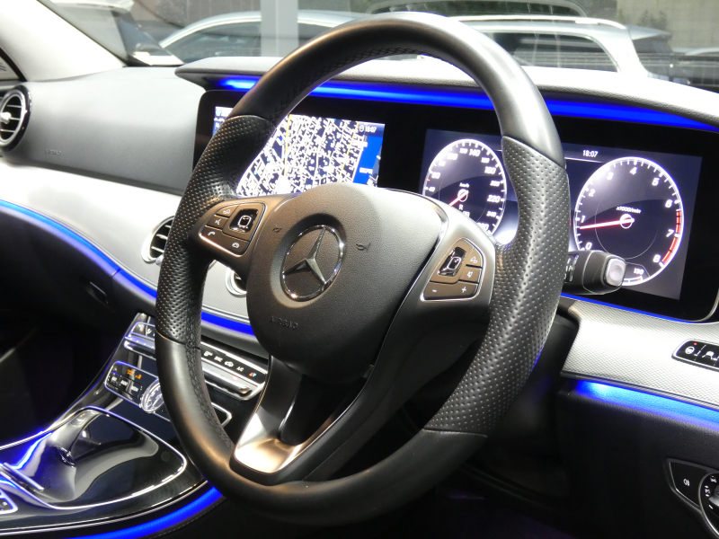 メルセデスベンツ Eクラス E200 4MATIC ｱﾊﾞﾝｷﾞｬﾙﾄﾞ ﾚｰﾀﾞｰｾｰﾌﾃｨPKG　ﾊﾟﾅﾒﾘｶｰﾅｸﾞﾘﾙ ｷｰﾚｽｺﾞｰ 黒半革ｼｰﾄ/ﾋｰﾀｰ HDDﾅﾋﾞ 地ﾃﾞｼﾞ 360度ｶﾒﾗ AppleCarPlay 前後ﾄﾞﾗﾚｺ ﾀﾞｲﾅﾐｯｸｾﾚｸﾄ ﾊﾟﾄﾞﾙｼﾌﾄ LEDﾍｯﾄﾞﾗｲﾄ 純正17ｲﾝﾁAW　2年保証付