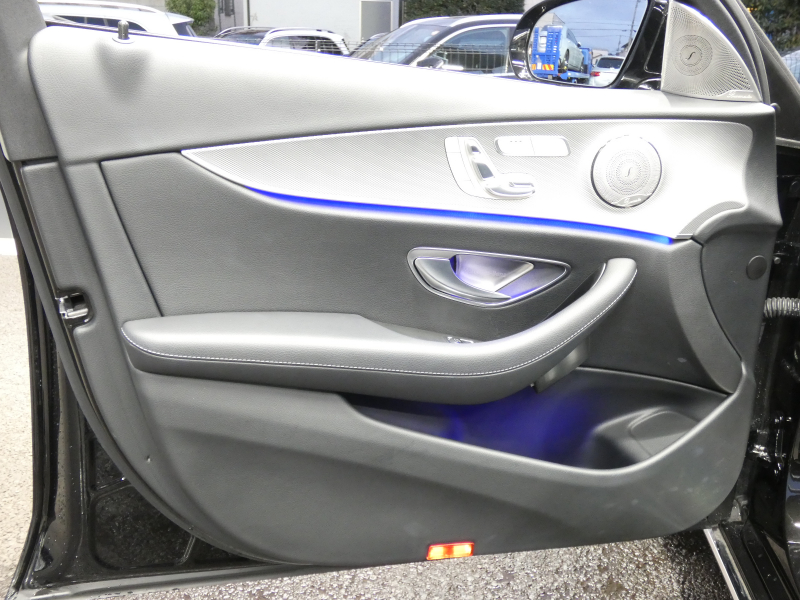 メルセデスベンツ Eクラス E200 4MATIC ｱﾊﾞﾝｷﾞｬﾙﾄﾞ ﾚｰﾀﾞｰｾｰﾌﾃｨPKG　ﾊﾟﾅﾒﾘｶｰﾅｸﾞﾘﾙ ｷｰﾚｽｺﾞｰ 黒半革ｼｰﾄ/ﾋｰﾀｰ HDDﾅﾋﾞ 地ﾃﾞｼﾞ 360度ｶﾒﾗ AppleCarPlay 前後ﾄﾞﾗﾚｺ ﾀﾞｲﾅﾐｯｸｾﾚｸﾄ ﾊﾟﾄﾞﾙｼﾌﾄ LEDﾍｯﾄﾞﾗｲﾄ 純正17ｲﾝﾁAW　2年保証付