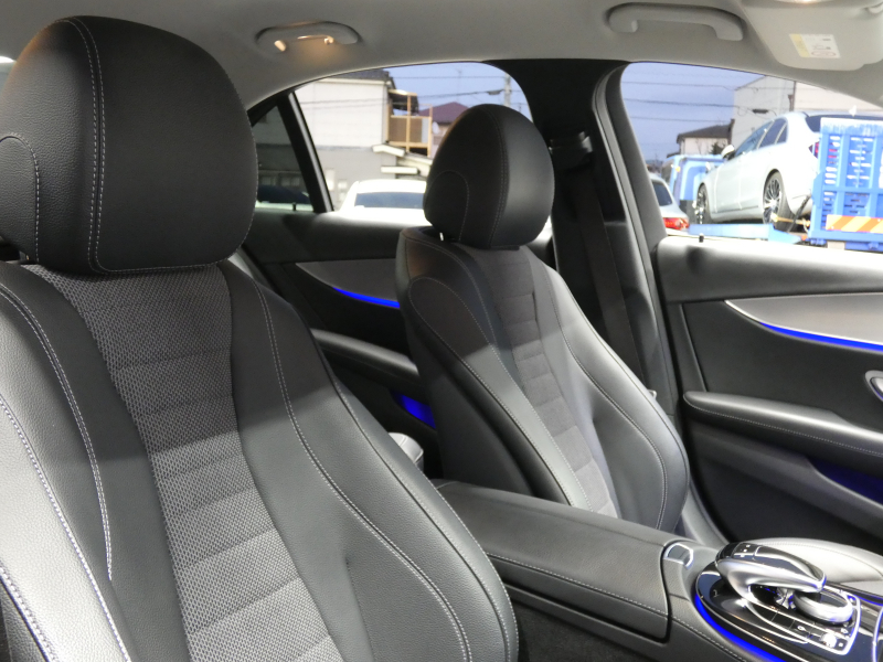 メルセデスベンツ Eクラス E200 4MATIC ｱﾊﾞﾝｷﾞｬﾙﾄﾞ ﾚｰﾀﾞｰｾｰﾌﾃｨPKG　ﾊﾟﾅﾒﾘｶｰﾅｸﾞﾘﾙ ｷｰﾚｽｺﾞｰ 黒半革ｼｰﾄ/ﾋｰﾀｰ HDDﾅﾋﾞ 地ﾃﾞｼﾞ 360度ｶﾒﾗ AppleCarPlay 前後ﾄﾞﾗﾚｺ ﾀﾞｲﾅﾐｯｸｾﾚｸﾄ ﾊﾟﾄﾞﾙｼﾌﾄ LEDﾍｯﾄﾞﾗｲﾄ 純正17ｲﾝﾁAW　2年保証付