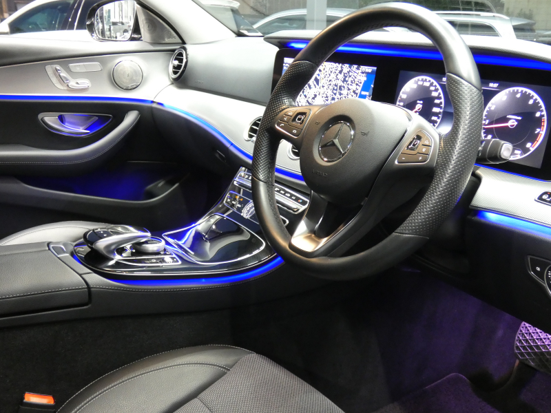 メルセデスベンツ Eクラス E200 4MATIC ｱﾊﾞﾝｷﾞｬﾙﾄﾞ ﾚｰﾀﾞｰｾｰﾌﾃｨPKG　ﾊﾟﾅﾒﾘｶｰﾅｸﾞﾘﾙ ｷｰﾚｽｺﾞｰ 黒半革ｼｰﾄ/ﾋｰﾀｰ HDDﾅﾋﾞ 地ﾃﾞｼﾞ 360度ｶﾒﾗ AppleCarPlay 前後ﾄﾞﾗﾚｺ ﾀﾞｲﾅﾐｯｸｾﾚｸﾄ ﾊﾟﾄﾞﾙｼﾌﾄ LEDﾍｯﾄﾞﾗｲﾄ 純正17ｲﾝﾁAW　2年保証付