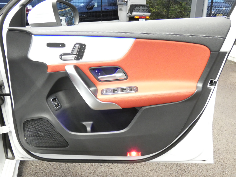 AMG Aクラス A35 4MATIC ｾﾀﾞﾝ AMGﾊﾟﾌｫｰﾏﾝｽ&AMGｱﾄﾞﾊﾞﾝｽﾄﾞ&ﾚｰﾀﾞｰｾｰﾌﾃｨPKG　meｺﾈｸﾄ AMGﾊﾟﾌｫｰﾏﾝｽｽﾃｱﾘﾝｸﾞ&ｼｰﾄ AMGｴｱﾛ&18ｲﾝﾁAW 強化ﾌﾞﾚｰｷ 赤黒革 ﾊﾟﾉﾗﾏSR MBUXﾅﾋﾞ 地ﾃﾞｼﾞ 360ｶﾒﾗ ﾍｯﾄﾞｱｯﾌﾟD ｱﾄﾞﾊﾞﾝｽﾄﾞS 純正ﾄﾞﾗﾚｺ　2年保証付