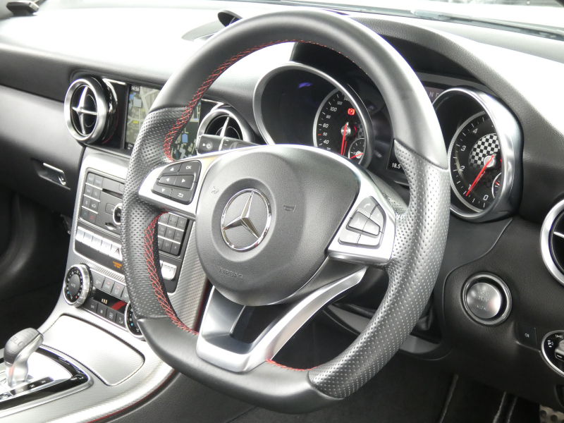 メルセデスベンツ SLCクラス SLC200 ｽﾎﾟｰﾂ ﾚｰﾀﾞｰｾｰﾌﾃｨPKG　ｷｰﾚｽｺﾞｰ 黒本革ｼｰﾄ/ﾋｰﾀｰ/ｴｱｽｶｰﾌ ﾏｼﾞｯｸｽｶｲﾙｰﾌ ｽﾎﾟｰﾂｴｸﾞｿﾞｰｽﾄ ﾅﾋﾞ 地ﾃﾞｼﾞ Appleｶｰﾌﾟﾚｲ ﾊﾞｯｸｶﾒﾗ harman/kardon ﾄﾞﾗﾚｺ ﾊﾟﾄﾞﾙｼﾌﾄ LEDﾗｲﾄ/自動HB AMGｴｱﾛ/18ｲﾝﾁAW　2年保証付