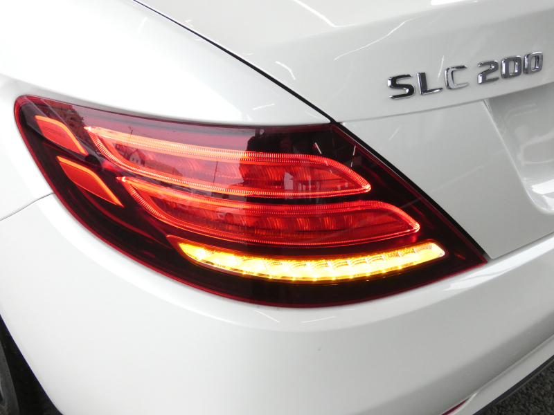 メルセデスベンツ SLCクラス SLC200 ｽﾎﾟｰﾂ ﾚｰﾀﾞｰｾｰﾌﾃｨPKG　ｷｰﾚｽｺﾞｰ 黒本革ｼｰﾄ/ﾋｰﾀｰ/ｴｱｽｶｰﾌ ﾏｼﾞｯｸｽｶｲﾙｰﾌ ｽﾎﾟｰﾂｴｸﾞｿﾞｰｽﾄ ﾅﾋﾞ 地ﾃﾞｼﾞ Appleｶｰﾌﾟﾚｲ ﾊﾞｯｸｶﾒﾗ harman/kardon ﾄﾞﾗﾚｺ ﾊﾟﾄﾞﾙｼﾌﾄ LEDﾗｲﾄ/自動HB AMGｴｱﾛ/18ｲﾝﾁAW　2年保証付