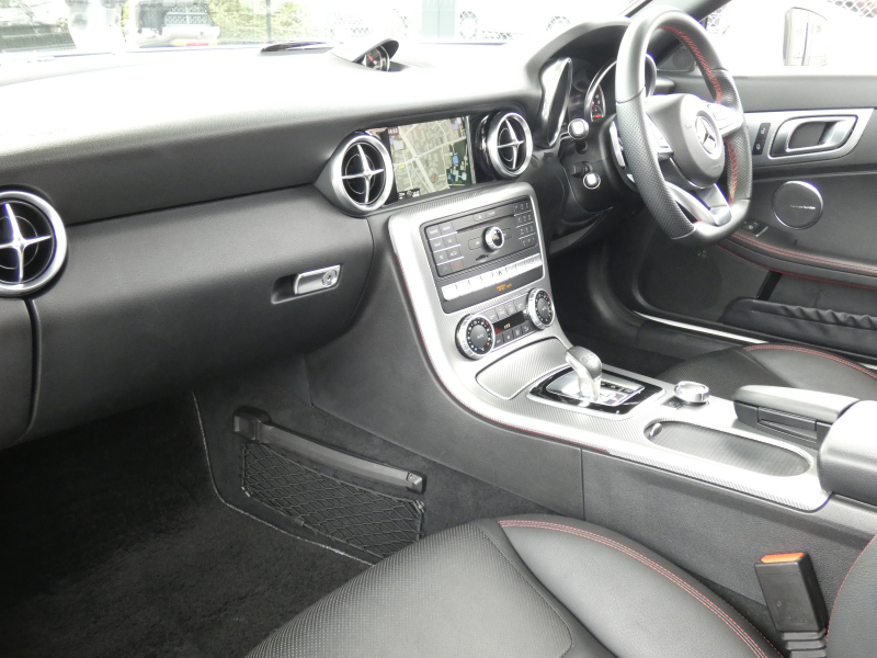 メルセデスベンツ SLCクラス SLC200 ｽﾎﾟｰﾂ ﾚｰﾀﾞｰｾｰﾌﾃｨPKG　ｷｰﾚｽｺﾞｰ 黒本革ｼｰﾄ/ﾋｰﾀｰ/ｴｱｽｶｰﾌ ﾏｼﾞｯｸｽｶｲﾙｰﾌ ｽﾎﾟｰﾂｴｸﾞｿﾞｰｽﾄ ﾅﾋﾞ 地ﾃﾞｼﾞ Appleｶｰﾌﾟﾚｲ ﾊﾞｯｸｶﾒﾗ harman/kardon ﾄﾞﾗﾚｺ ﾊﾟﾄﾞﾙｼﾌﾄ LEDﾗｲﾄ/自動HB AMGｴｱﾛ/18ｲﾝﾁAW　2年保証付