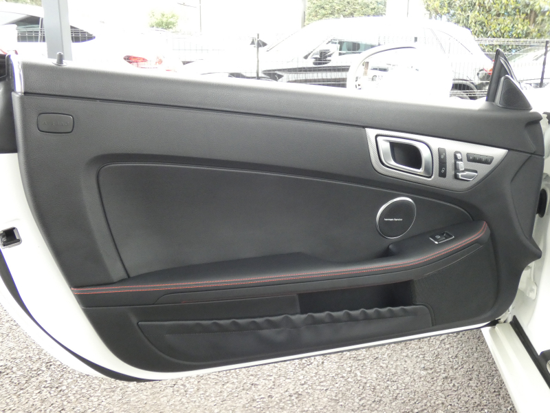 メルセデスベンツ SLCクラス SLC200 ｽﾎﾟｰﾂ ﾚｰﾀﾞｰｾｰﾌﾃｨPKG　ｷｰﾚｽｺﾞｰ 黒本革ｼｰﾄ/ﾋｰﾀｰ/ｴｱｽｶｰﾌ ﾏｼﾞｯｸｽｶｲﾙｰﾌ ｽﾎﾟｰﾂｴｸﾞｿﾞｰｽﾄ ﾅﾋﾞ 地ﾃﾞｼﾞ Appleｶｰﾌﾟﾚｲ ﾊﾞｯｸｶﾒﾗ harman/kardon ﾄﾞﾗﾚｺ ﾊﾟﾄﾞﾙｼﾌﾄ LEDﾗｲﾄ/自動HB AMGｴｱﾛ/18ｲﾝﾁAW　2年保証付