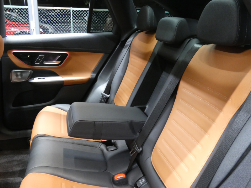 メルセデスベンツ GLC GLC220d 4MATIC AMGﾗｲﾝ&AMGﾚｻﾞｰｴｸｽｸﾙｰｼﾌﾞ&ﾄﾞﾗｲﾊﾞｰｽﾞPKG　ISG搭載 ﾌﾞﾗｳﾝ/ﾌﾞﾗｯｸ革 ﾊﾟﾉﾗﾏSR MBUXﾅﾋﾞ Aｶｰﾌﾟﾚｲ 地ﾃﾞｼﾞ 360度ｶﾒﾗ Burmester ﾍｯﾄﾞｱｯﾌﾟD ﾘｱｱｸｽﾙｽﾃｱﾘﾝｸﾞ 自動ﾘｱｹﾞｰﾄ /ﾌｯﾄOP　2年保証付