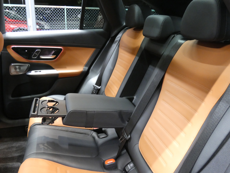 メルセデスベンツ GLC GLC220d 4MATIC AMGﾗｲﾝ&AMGﾚｻﾞｰｴｸｽｸﾙｰｼﾌﾞ&ﾄﾞﾗｲﾊﾞｰｽﾞPKG　ISG搭載 ﾌﾞﾗｳﾝ/ﾌﾞﾗｯｸ革 ﾊﾟﾉﾗﾏSR MBUXﾅﾋﾞ Aｶｰﾌﾟﾚｲ 地ﾃﾞｼﾞ 360度ｶﾒﾗ Burmester ﾍｯﾄﾞｱｯﾌﾟD ﾘｱｱｸｽﾙｽﾃｱﾘﾝｸﾞ 自動ﾘｱｹﾞｰﾄ /ﾌｯﾄOP　2年保証付