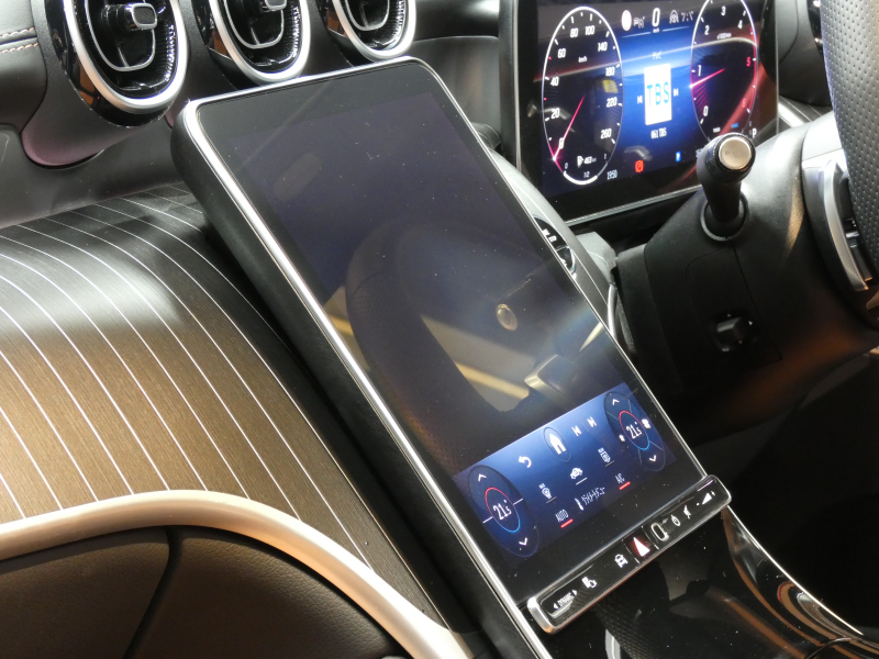 メルセデスベンツ GLC GLC220d 4MATIC AMGﾗｲﾝ&AMGﾚｻﾞｰｴｸｽｸﾙｰｼﾌﾞ&ﾄﾞﾗｲﾊﾞｰｽﾞPKG　ISG搭載 ﾌﾞﾗｳﾝ/ﾌﾞﾗｯｸ革 ﾊﾟﾉﾗﾏSR MBUXﾅﾋﾞ Aｶｰﾌﾟﾚｲ 地ﾃﾞｼﾞ 360度ｶﾒﾗ Burmester ﾍｯﾄﾞｱｯﾌﾟD ﾘｱｱｸｽﾙｽﾃｱﾘﾝｸﾞ 自動ﾘｱｹﾞｰﾄ /ﾌｯﾄOP　2年保証付