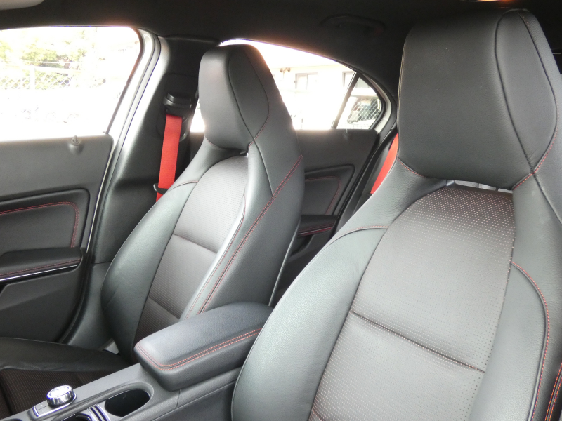 AMG Aクラス A45 4MATIC ﾚｰﾀﾞｰｾｰﾌﾃｨPKG　後期 381ps TWS19ｲﾝﾁAW AMGｴｱﾛ ｷｰﾚｽｺﾞｰ 黒本革ｼｰﾄ/ﾋｰﾀｰ ﾅﾋﾞTV Aｶｰﾌﾟﾚｲ Bｶﾒﾗ ﾀﾞｲﾅﾐｯｸｾﾚｸﾄ LEDﾗｲﾄ/ｱﾀﾞﾌﾟﾃｨﾌﾞHB ﾊﾟﾄﾞﾙｼﾌﾄ　2年保証付