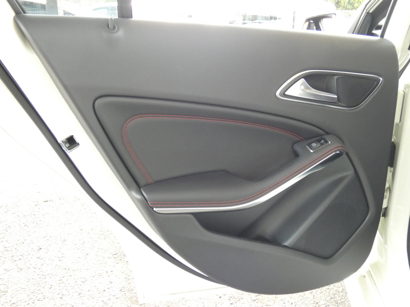 AMG Aクラス A45 4MATIC ﾚｰﾀﾞｰｾｰﾌﾃｨPKG　後期 381ps TWS19ｲﾝﾁAW AMGｴｱﾛ ｷｰﾚｽｺﾞｰ 黒本革ｼｰﾄ/ﾋｰﾀｰ ﾅﾋﾞTV Aｶｰﾌﾟﾚｲ Bｶﾒﾗ ﾀﾞｲﾅﾐｯｸｾﾚｸﾄ LEDﾗｲﾄ/ｱﾀﾞﾌﾟﾃｨﾌﾞHB ﾊﾟﾄﾞﾙｼﾌﾄ　2年保証付