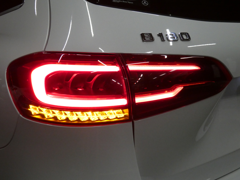 メルセデスベンツ Bクラス B180 ﾚｻﾞｰｴｸｽｸﾙｰｼﾌﾞ&ｱﾄﾞﾊﾞﾝｽﾄﾞ&ﾅﾋﾞｹﾞｰｼｮﾝ&ﾚｰﾀﾞｰｾｰﾌﾃｨPKG　meｺﾈｸﾄ ｷｰﾚｽｺﾞｰ ﾍﾞｰｼﾞｭ本革ｼｰﾄ/ﾋｰﾀｰ ﾊﾟﾉﾗﾏｻﾝﾙｰﾌ MBUXﾅﾋﾞ 地ﾃﾞｼﾞ 360度ｶﾒﾗ ｱﾄﾞﾊﾞﾝｽﾄﾞｻｳﾝﾄﾞ 前後ﾄﾞﾗﾚｺ 自動ﾘｱｹﾞｰﾄ/ﾌｯﾄOP LEDﾗｲﾄ　2年保証付