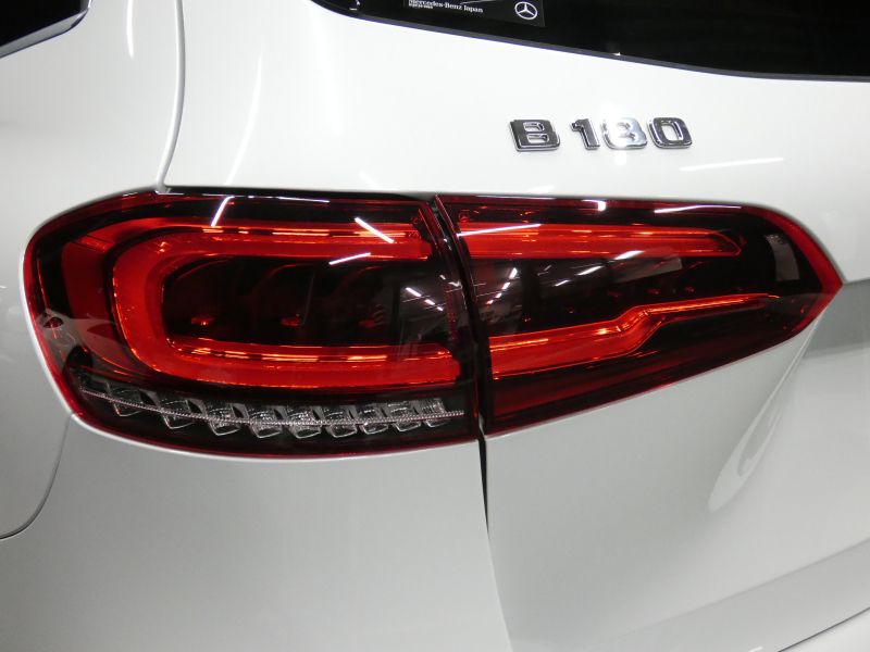 メルセデスベンツ Bクラス B180 ﾚｻﾞｰｴｸｽｸﾙｰｼﾌﾞ&ｱﾄﾞﾊﾞﾝｽﾄﾞ&ﾅﾋﾞｹﾞｰｼｮﾝ&ﾚｰﾀﾞｰｾｰﾌﾃｨPKG　meｺﾈｸﾄ ｷｰﾚｽｺﾞｰ ﾍﾞｰｼﾞｭ本革ｼｰﾄ/ﾋｰﾀｰ ﾊﾟﾉﾗﾏｻﾝﾙｰﾌ MBUXﾅﾋﾞ 地ﾃﾞｼﾞ 360度ｶﾒﾗ ｱﾄﾞﾊﾞﾝｽﾄﾞｻｳﾝﾄﾞ 前後ﾄﾞﾗﾚｺ 自動ﾘｱｹﾞｰﾄ/ﾌｯﾄOP LEDﾗｲﾄ　2年保証付