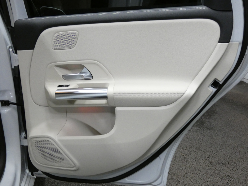 メルセデスベンツ Bクラス B180 ﾚｻﾞｰｴｸｽｸﾙｰｼﾌﾞ&ｱﾄﾞﾊﾞﾝｽﾄﾞ&ﾅﾋﾞｹﾞｰｼｮﾝ&ﾚｰﾀﾞｰｾｰﾌﾃｨPKG　meｺﾈｸﾄ ｷｰﾚｽｺﾞｰ ﾍﾞｰｼﾞｭ本革ｼｰﾄ/ﾋｰﾀｰ ﾊﾟﾉﾗﾏｻﾝﾙｰﾌ MBUXﾅﾋﾞ 地ﾃﾞｼﾞ 360度ｶﾒﾗ ｱﾄﾞﾊﾞﾝｽﾄﾞｻｳﾝﾄﾞ 前後ﾄﾞﾗﾚｺ 自動ﾘｱｹﾞｰﾄ/ﾌｯﾄOP LEDﾗｲﾄ　2年保証付