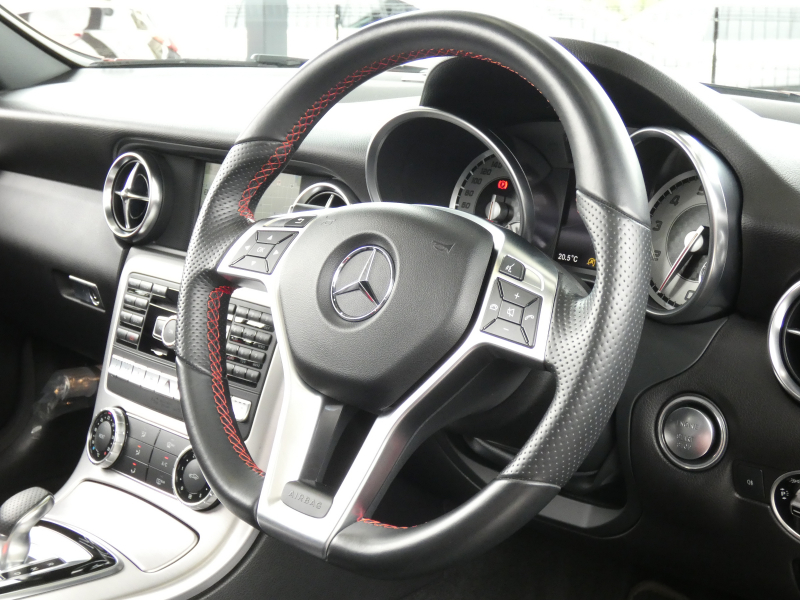 メルセデスベンツ SLKクラス SLK200 ｴｸｽｸﾙｰｼﾌﾞ ﾚｰﾀﾞｰｾｰﾌﾃｨPKG　9速AT 2,000ccEG 黒本革/ﾋｰﾀｰ/ｴｱｽｶｰﾌ ﾏｼﾞｯｸｽｶｲﾙｰﾌ HDDﾅﾋﾞ 地ﾃﾞｼﾞ ﾊﾞｯｸｶﾒﾗ ﾊﾟｰｸﾄﾛﾆｯｸ ﾄﾞﾗﾚｺ ﾀﾞｲﾅﾐｯｸﾊﾝﾄﾞﾘﾝｸﾞPKG AMGｴｱﾛ/18ｲﾝﾁAW　2年保証付