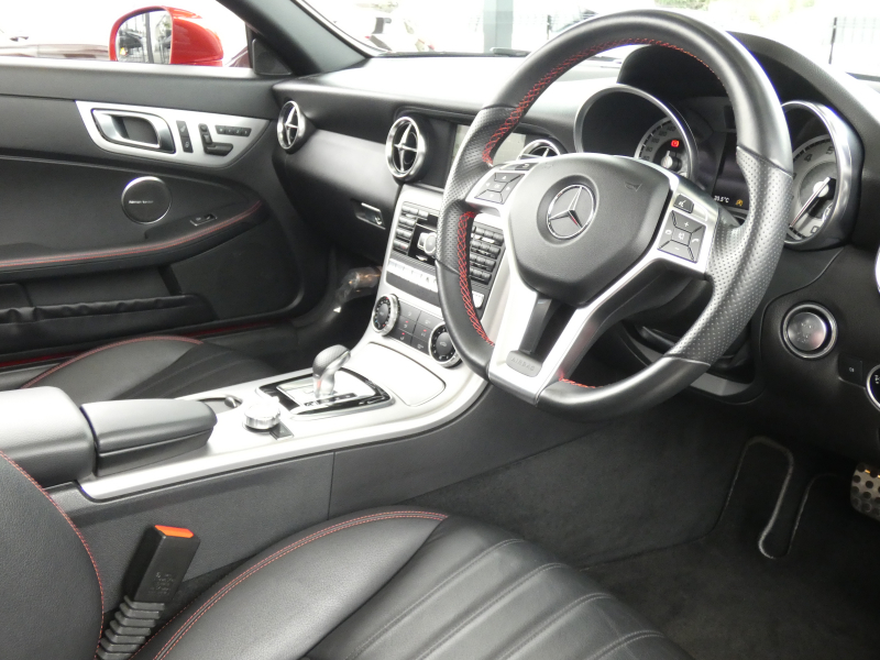 メルセデスベンツ SLKクラス SLK200 ｴｸｽｸﾙｰｼﾌﾞ ﾚｰﾀﾞｰｾｰﾌﾃｨPKG　9速AT 2,000ccEG 黒本革/ﾋｰﾀｰ/ｴｱｽｶｰﾌ ﾏｼﾞｯｸｽｶｲﾙｰﾌ HDDﾅﾋﾞ 地ﾃﾞｼﾞ ﾊﾞｯｸｶﾒﾗ ﾊﾟｰｸﾄﾛﾆｯｸ ﾄﾞﾗﾚｺ ﾀﾞｲﾅﾐｯｸﾊﾝﾄﾞﾘﾝｸﾞPKG AMGｴｱﾛ/18ｲﾝﾁAW　2年保証付