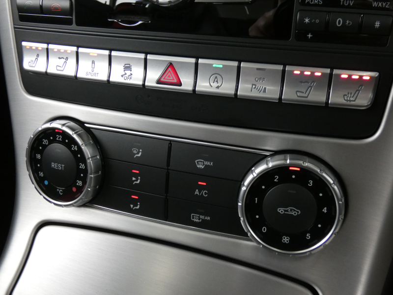 メルセデスベンツ SLKクラス SLK200 ｴｸｽｸﾙｰｼﾌﾞ ﾚｰﾀﾞｰｾｰﾌﾃｨPKG　9速AT 2,000ccEG 黒本革/ﾋｰﾀｰ/ｴｱｽｶｰﾌ ﾏｼﾞｯｸｽｶｲﾙｰﾌ HDDﾅﾋﾞ 地ﾃﾞｼﾞ ﾊﾞｯｸｶﾒﾗ ﾊﾟｰｸﾄﾛﾆｯｸ ﾄﾞﾗﾚｺ ﾀﾞｲﾅﾐｯｸﾊﾝﾄﾞﾘﾝｸﾞPKG AMGｴｱﾛ/18ｲﾝﾁAW　2年保証付