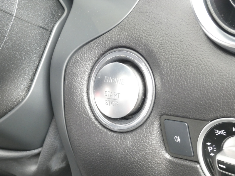 メルセデスベンツ SLKクラス SLK200 ｴｸｽｸﾙｰｼﾌﾞ ﾚｰﾀﾞｰｾｰﾌﾃｨPKG　9速AT 2,000ccEG 黒本革/ﾋｰﾀｰ/ｴｱｽｶｰﾌ ﾏｼﾞｯｸｽｶｲﾙｰﾌ HDDﾅﾋﾞ 地ﾃﾞｼﾞ ﾊﾞｯｸｶﾒﾗ ﾊﾟｰｸﾄﾛﾆｯｸ ﾄﾞﾗﾚｺ ﾀﾞｲﾅﾐｯｸﾊﾝﾄﾞﾘﾝｸﾞPKG AMGｴｱﾛ/18ｲﾝﾁAW　2年保証付