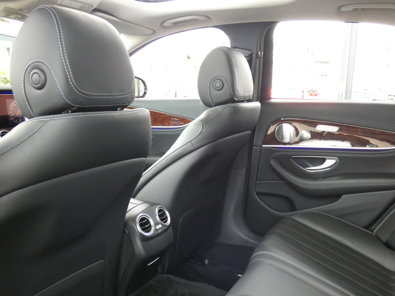 メルセデスベンツ Eクラス E400 4MATIC ｴｸｽｸﾙｰｼﾌﾞ ｴｸｽｸﾙｰｼﾌﾞ&ﾚｰﾀﾞｰｾｰﾌﾃｨPKG　AMG19ｲﾝﾁAW ﾅｯﾊﾟ黒革/前後ﾋｰﾀｰ ﾊﾟﾉﾗﾏｻﾝﾙｰﾌ HDDﾅﾋﾞ 地ﾃﾞｼﾞ AppleCarPlay 360度ｶﾒﾗ Burmester ｴｱﾊﾞﾗﾝｽPKG 自動ﾄﾗﾝｸ/ﾌｯﾄOP LEDﾗｲﾄ/自動HB　2年保証付