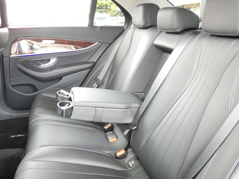 メルセデスベンツ Eクラス E400 4MATIC ｴｸｽｸﾙｰｼﾌﾞ ｴｸｽｸﾙｰｼﾌﾞ&ﾚｰﾀﾞｰｾｰﾌﾃｨPKG　AMG19ｲﾝﾁAW ﾅｯﾊﾟ黒革/前後ﾋｰﾀｰ ﾊﾟﾉﾗﾏｻﾝﾙｰﾌ HDDﾅﾋﾞ 地ﾃﾞｼﾞ AppleCarPlay 360度ｶﾒﾗ Burmester ｴｱﾊﾞﾗﾝｽPKG 自動ﾄﾗﾝｸ/ﾌｯﾄOP LEDﾗｲﾄ/自動HB　2年保証付