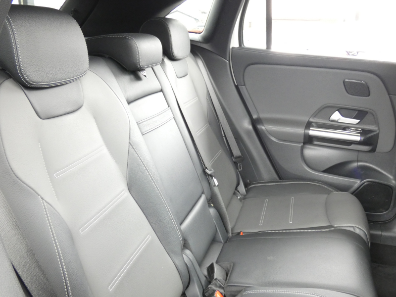 メルセデスベンツ GLA GLA200d 4MATIC AMGﾗｲﾝ AMGﾚｻﾞｰｴｸｽｸﾙｰｼﾌﾞ&ｱﾄﾞﾊﾞﾝｽﾄﾞ&ﾅﾋﾞ&ﾚｰﾀﾞｰｾｰﾌﾃｨPKG　meｺﾈｸﾄ 灰黒革 ﾊﾟﾉﾗﾏSR MBUXﾅﾋﾞTV 360ｶﾒﾗ ｱﾄﾞﾊﾞﾝｽﾄﾞｻｳﾝﾄﾞ ﾍｯﾄﾞｱｯﾌﾟD ﾃﾞｼﾞﾀﾙｲﾝﾅｰﾐﾗｰ 前後ﾄﾞﾗﾚｺ 自動ﾘｱｹﾞｰﾄ LEDﾗｲﾄ/自動HB　2年保証付