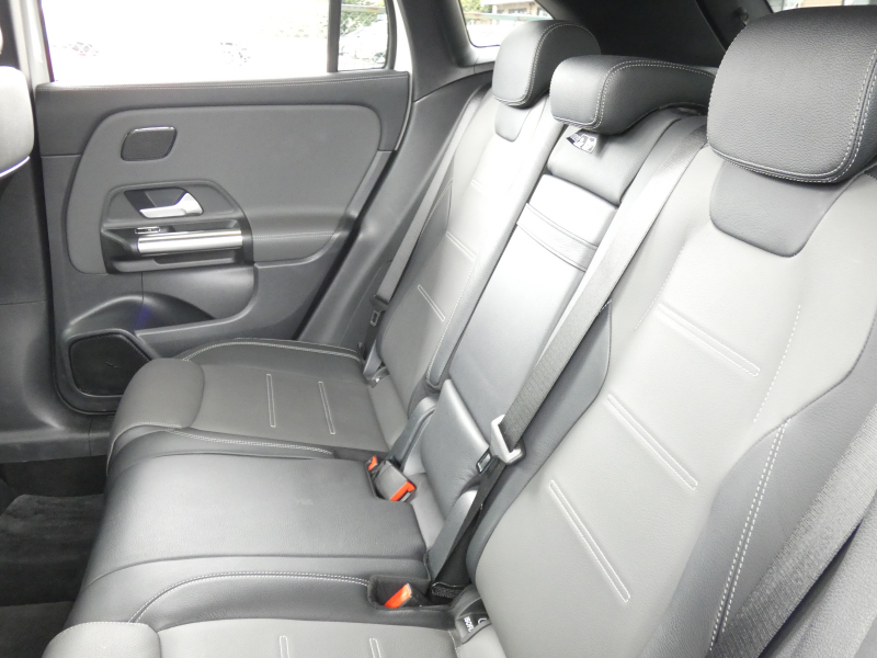 メルセデスベンツ GLA GLA200d 4MATIC AMGﾗｲﾝ AMGﾚｻﾞｰｴｸｽｸﾙｰｼﾌﾞ&ｱﾄﾞﾊﾞﾝｽﾄﾞ&ﾅﾋﾞ&ﾚｰﾀﾞｰｾｰﾌﾃｨPKG　meｺﾈｸﾄ 灰黒革 ﾊﾟﾉﾗﾏSR MBUXﾅﾋﾞTV 360ｶﾒﾗ ｱﾄﾞﾊﾞﾝｽﾄﾞｻｳﾝﾄﾞ ﾍｯﾄﾞｱｯﾌﾟD ﾃﾞｼﾞﾀﾙｲﾝﾅｰﾐﾗｰ 前後ﾄﾞﾗﾚｺ 自動ﾘｱｹﾞｰﾄ LEDﾗｲﾄ/自動HB　2年保証付