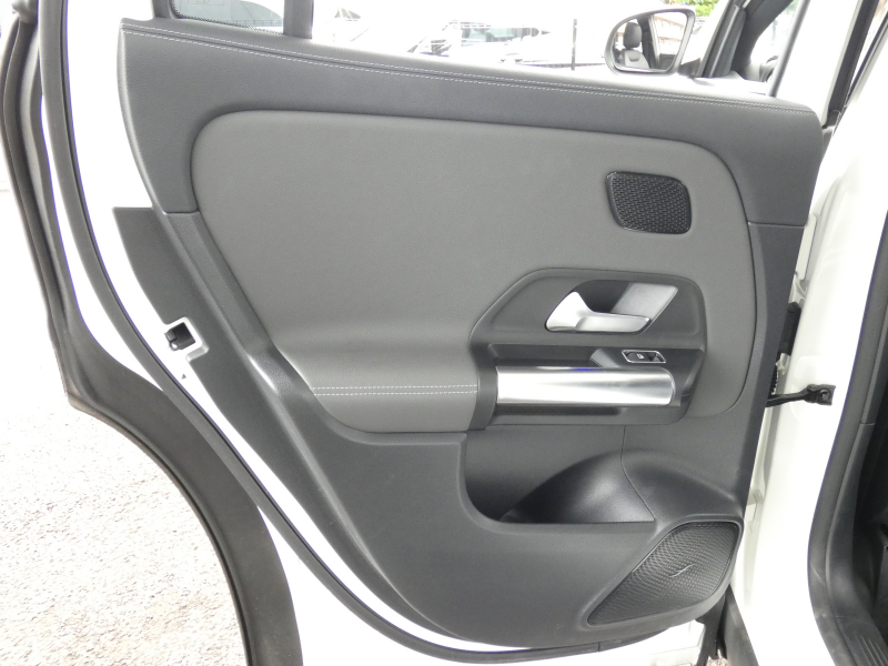 メルセデスベンツ GLA GLA200d 4MATIC AMGﾗｲﾝ AMGﾚｻﾞｰｴｸｽｸﾙｰｼﾌﾞ&ｱﾄﾞﾊﾞﾝｽﾄﾞ&ﾅﾋﾞ&ﾚｰﾀﾞｰｾｰﾌﾃｨPKG　meｺﾈｸﾄ 灰黒革 ﾊﾟﾉﾗﾏSR MBUXﾅﾋﾞTV 360ｶﾒﾗ ｱﾄﾞﾊﾞﾝｽﾄﾞｻｳﾝﾄﾞ ﾍｯﾄﾞｱｯﾌﾟD ﾃﾞｼﾞﾀﾙｲﾝﾅｰﾐﾗｰ 前後ﾄﾞﾗﾚｺ 自動ﾘｱｹﾞｰﾄ LEDﾗｲﾄ/自動HB　2年保証付