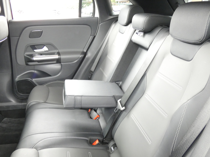 メルセデスベンツ GLA GLA200d 4MATIC AMGﾗｲﾝ AMGﾚｻﾞｰｴｸｽｸﾙｰｼﾌﾞ&ｱﾄﾞﾊﾞﾝｽﾄﾞ&ﾅﾋﾞ&ﾚｰﾀﾞｰｾｰﾌﾃｨPKG　meｺﾈｸﾄ 灰黒革 ﾊﾟﾉﾗﾏSR MBUXﾅﾋﾞTV 360ｶﾒﾗ ｱﾄﾞﾊﾞﾝｽﾄﾞｻｳﾝﾄﾞ ﾍｯﾄﾞｱｯﾌﾟD ﾃﾞｼﾞﾀﾙｲﾝﾅｰﾐﾗｰ 前後ﾄﾞﾗﾚｺ 自動ﾘｱｹﾞｰﾄ LEDﾗｲﾄ/自動HB　2年保証付