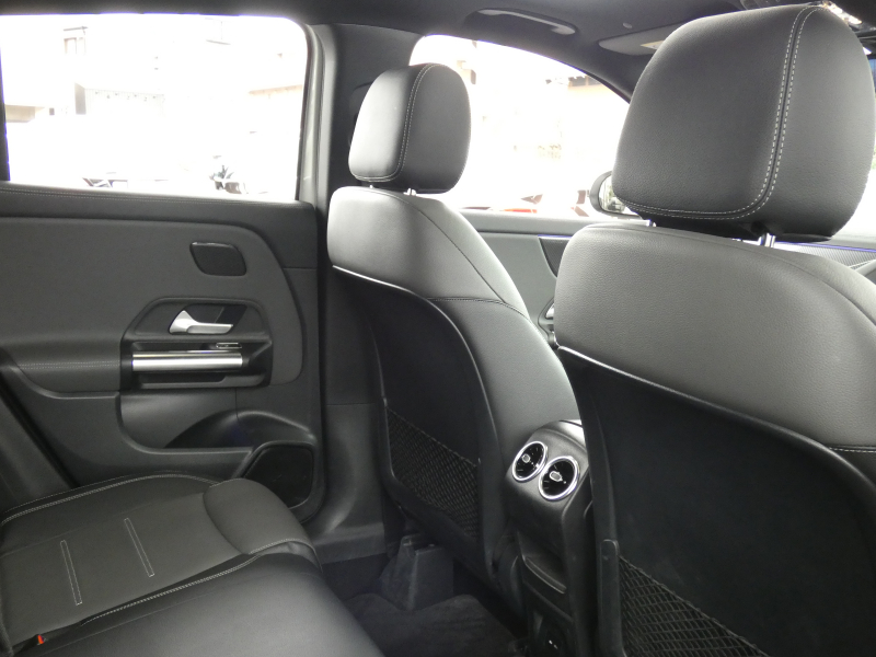 メルセデスベンツ GLA GLA200d 4MATIC AMGﾗｲﾝ AMGﾚｻﾞｰｴｸｽｸﾙｰｼﾌﾞ&ｱﾄﾞﾊﾞﾝｽﾄﾞ&ﾅﾋﾞ&ﾚｰﾀﾞｰｾｰﾌﾃｨPKG　meｺﾈｸﾄ 灰黒革 ﾊﾟﾉﾗﾏSR MBUXﾅﾋﾞTV 360ｶﾒﾗ ｱﾄﾞﾊﾞﾝｽﾄﾞｻｳﾝﾄﾞ ﾍｯﾄﾞｱｯﾌﾟD ﾃﾞｼﾞﾀﾙｲﾝﾅｰﾐﾗｰ 前後ﾄﾞﾗﾚｺ 自動ﾘｱｹﾞｰﾄ LEDﾗｲﾄ/自動HB　2年保証付