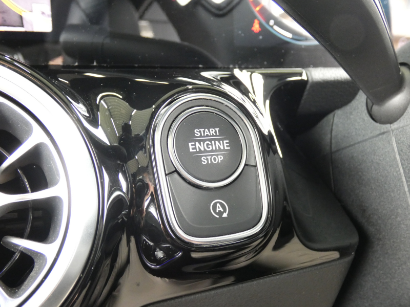 メルセデスベンツ GLA GLA200d 4MATIC AMGﾗｲﾝ AMGﾚｻﾞｰｴｸｽｸﾙｰｼﾌﾞ&ｱﾄﾞﾊﾞﾝｽﾄﾞ&ﾅﾋﾞ&ﾚｰﾀﾞｰｾｰﾌﾃｨPKG　meｺﾈｸﾄ 灰黒革 ﾊﾟﾉﾗﾏSR MBUXﾅﾋﾞTV 360ｶﾒﾗ ｱﾄﾞﾊﾞﾝｽﾄﾞｻｳﾝﾄﾞ ﾍｯﾄﾞｱｯﾌﾟD ﾃﾞｼﾞﾀﾙｲﾝﾅｰﾐﾗｰ 前後ﾄﾞﾗﾚｺ 自動ﾘｱｹﾞｰﾄ LEDﾗｲﾄ/自動HB　2年保証付