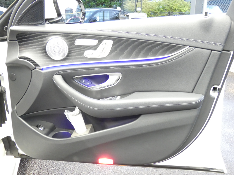 メルセデスベンツ Eクラス E200 ｽﾎﾟｰﾂ AMGﾗｲﾝｲﾝﾃﾘｱ&ｴｸｽｸﾙｰｼﾌﾞ&ﾚｰﾀﾞｰｾｰﾌﾃｨPKG　後期 BSG搭載 AMGｴｱﾛ&19AW ﾅｯﾊﾟ革/前後ﾋｰﾀｰ MBUXﾅﾋﾞ 地ﾃﾞｼﾞ AppleCarPlay 360度ｶﾒﾗ Burmester ﾍｯﾄﾞｱｯﾌﾟD 前後ﾄﾞﾗﾚｺ ｵｰﾄﾄﾗﾝｸ　2年保証付