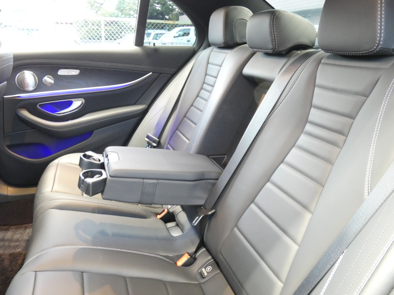 メルセデスベンツ Eクラス E200 ｽﾎﾟｰﾂ AMGﾗｲﾝｲﾝﾃﾘｱ&ｴｸｽｸﾙｰｼﾌﾞ&ﾚｰﾀﾞｰｾｰﾌﾃｨPKG　後期 BSG搭載 AMGｴｱﾛ&19AW ﾅｯﾊﾟ革/前後ﾋｰﾀｰ MBUXﾅﾋﾞ 地ﾃﾞｼﾞ AppleCarPlay 360度ｶﾒﾗ Burmester ﾍｯﾄﾞｱｯﾌﾟD 前後ﾄﾞﾗﾚｺ ｵｰﾄﾄﾗﾝｸ　2年保証付