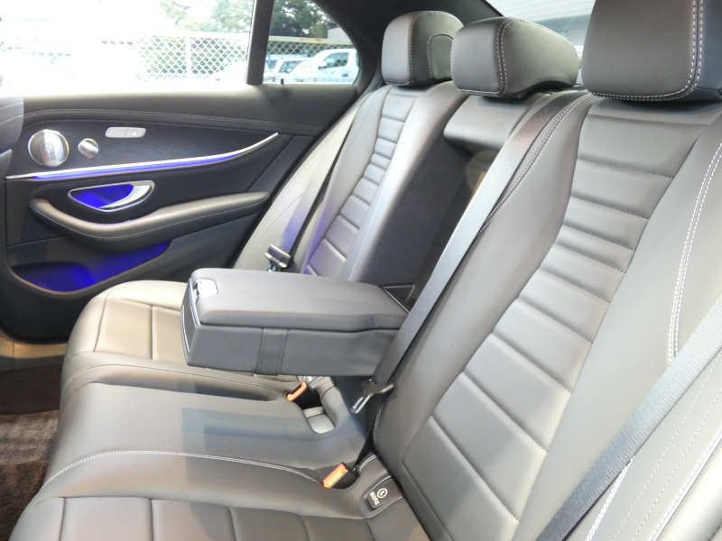 メルセデスベンツ Eクラス E200 ｽﾎﾟｰﾂ AMGﾗｲﾝｲﾝﾃﾘｱ&ｴｸｽｸﾙｰｼﾌﾞ&ﾚｰﾀﾞｰｾｰﾌﾃｨPKG　後期 BSG搭載 AMGｴｱﾛ&19AW ﾅｯﾊﾟ革/前後ﾋｰﾀｰ MBUXﾅﾋﾞ 地ﾃﾞｼﾞ AppleCarPlay 360度ｶﾒﾗ Burmester ﾍｯﾄﾞｱｯﾌﾟD 前後ﾄﾞﾗﾚｺ ｵｰﾄﾄﾗﾝｸ　2年保証付