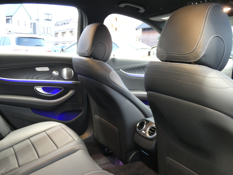 メルセデスベンツ Eクラス E200 ｽﾎﾟｰﾂ AMGﾗｲﾝｲﾝﾃﾘｱ&ｴｸｽｸﾙｰｼﾌﾞ&ﾚｰﾀﾞｰｾｰﾌﾃｨPKG　後期 BSG搭載 AMGｴｱﾛ&19AW ﾅｯﾊﾟ革/前後ﾋｰﾀｰ MBUXﾅﾋﾞ 地ﾃﾞｼﾞ AppleCarPlay 360度ｶﾒﾗ Burmester ﾍｯﾄﾞｱｯﾌﾟD 前後ﾄﾞﾗﾚｺ ｵｰﾄﾄﾗﾝｸ　2年保証付