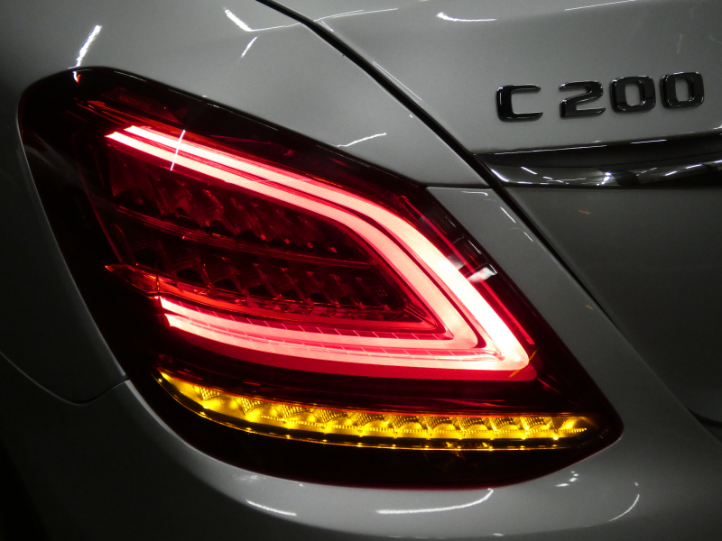 メルセデスベンツ Cクラス C200 AVG AMGﾗｲﾝ ﾚｰﾀﾞｰｾｰﾌﾃｨPKG　後期 BSG搭載 9速AT meｺﾈｸﾄ ｷｰﾚｽｺﾞｰ 黒革ｼｰﾄ/ﾋｰﾀｰ HDDﾅﾋﾞ 地ﾃﾞｼﾞ Bｶﾒﾗ AppleCarPlay ﾊﾟﾄﾞﾙｼﾌﾄ LEDﾗｲﾄ/自動HB ｱﾝﾋﾞｴﾝﾄﾗｲﾄ AMGｴｱﾛ/18AW　2年保証付