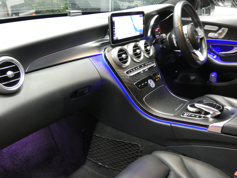 メルセデスベンツ Cクラス C220d ｽﾃｰｼｮﾝﾜｺﾞﾝ AVG AMGﾗｲﾝ ﾚｰﾀﾞｰｾｰﾌﾃｨPKG　後期 9速AT meｺﾈｸﾄ ｷｰﾚｽｺﾞｰ 黒革ｼｰﾄ/ﾋｰﾀｰ HDDﾅﾋﾞ 地ﾃﾞｼﾞ Bｶﾒﾗ AppleCarPlay ﾊﾟﾄﾞﾙｼﾌﾄ LEDﾗｲﾄ/自動HB ｱﾝﾋﾞｴﾝﾄﾗｲﾄ AMGｴｱﾛ/18AW　2年保証付