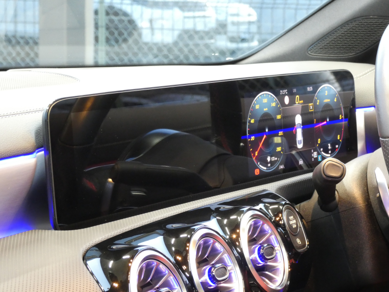 メルセデスベンツ CLAクラス CLA200d AMGﾗｲﾝ AMGﾚｻﾞｰｴｸｽｸﾙｰｼﾌﾞ&ｱﾄﾞﾊﾞﾝｽﾄﾞ&ﾅﾋﾞ&ﾚｰﾀﾞｰｾｰﾌﾃｨPKG　1ｵｰﾅｰ meｺﾈｸﾄ 赤黒革 ﾊﾟﾉﾗﾏSR MBUXﾅﾋﾞTV 360度ｶﾒﾗ ｱﾄﾞﾊﾞﾝｽﾄﾞｻｳﾝﾄﾞ ﾍｯﾄﾞｱｯﾌﾟD ﾜｲﾔﾚｽﾁｬｰｼﾞ 前後ﾄﾞﾗﾚｺ LEDﾗｲﾄ/ｱﾀﾞﾌﾟﾃｨﾌﾞHB　2年保証付