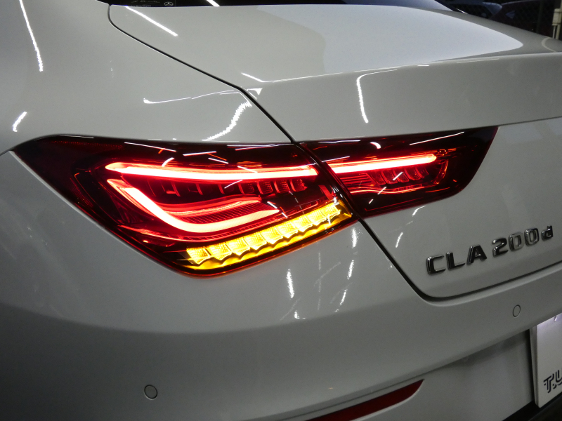 メルセデスベンツ CLAクラス CLA200d AMGﾗｲﾝ AMGﾚｻﾞｰｴｸｽｸﾙｰｼﾌﾞ&ｱﾄﾞﾊﾞﾝｽﾄﾞ&ﾅﾋﾞ&ﾚｰﾀﾞｰｾｰﾌﾃｨPKG　1ｵｰﾅｰ meｺﾈｸﾄ 赤黒革 ﾊﾟﾉﾗﾏSR MBUXﾅﾋﾞTV 360度ｶﾒﾗ ｱﾄﾞﾊﾞﾝｽﾄﾞｻｳﾝﾄﾞ ﾍｯﾄﾞｱｯﾌﾟD ﾜｲﾔﾚｽﾁｬｰｼﾞ 前後ﾄﾞﾗﾚｺ LEDﾗｲﾄ/ｱﾀﾞﾌﾟﾃｨﾌﾞHB　2年保証付