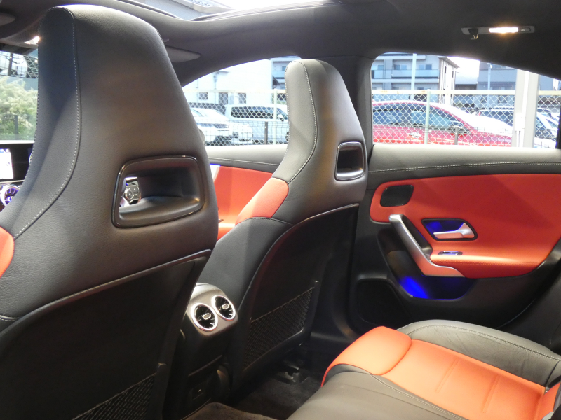 メルセデスベンツ CLAクラス CLA200d AMGﾗｲﾝ AMGﾚｻﾞｰｴｸｽｸﾙｰｼﾌﾞ&ｱﾄﾞﾊﾞﾝｽﾄﾞ&ﾅﾋﾞ&ﾚｰﾀﾞｰｾｰﾌﾃｨPKG　1ｵｰﾅｰ meｺﾈｸﾄ 赤黒革 ﾊﾟﾉﾗﾏSR MBUXﾅﾋﾞTV 360度ｶﾒﾗ ｱﾄﾞﾊﾞﾝｽﾄﾞｻｳﾝﾄﾞ ﾍｯﾄﾞｱｯﾌﾟD ﾜｲﾔﾚｽﾁｬｰｼﾞ 前後ﾄﾞﾗﾚｺ LEDﾗｲﾄ/ｱﾀﾞﾌﾟﾃｨﾌﾞHB　2年保証付