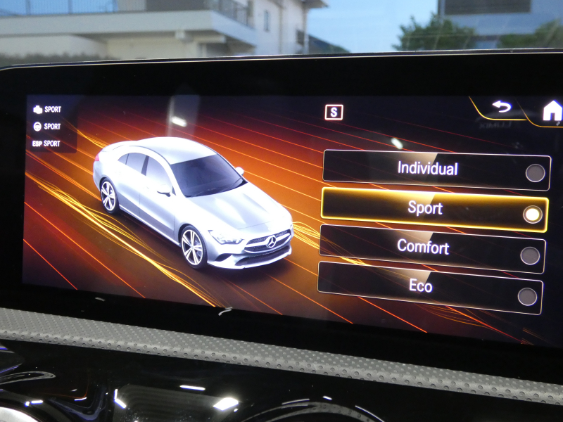メルセデスベンツ CLAクラス CLA200d AMGﾗｲﾝ AMGﾚｻﾞｰｴｸｽｸﾙｰｼﾌﾞ&ｱﾄﾞﾊﾞﾝｽﾄﾞ&ﾅﾋﾞ&ﾚｰﾀﾞｰｾｰﾌﾃｨPKG　1ｵｰﾅｰ meｺﾈｸﾄ 赤黒革 ﾊﾟﾉﾗﾏSR MBUXﾅﾋﾞTV 360度ｶﾒﾗ ｱﾄﾞﾊﾞﾝｽﾄﾞｻｳﾝﾄﾞ ﾍｯﾄﾞｱｯﾌﾟD ﾜｲﾔﾚｽﾁｬｰｼﾞ 前後ﾄﾞﾗﾚｺ LEDﾗｲﾄ/ｱﾀﾞﾌﾟﾃｨﾌﾞHB　2年保証付