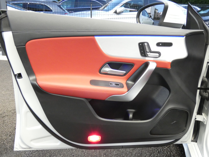 メルセデスベンツ CLAクラス CLA200d AMGﾗｲﾝ AMGﾚｻﾞｰｴｸｽｸﾙｰｼﾌﾞ&ｱﾄﾞﾊﾞﾝｽﾄﾞ&ﾅﾋﾞ&ﾚｰﾀﾞｰｾｰﾌﾃｨPKG　1ｵｰﾅｰ meｺﾈｸﾄ 赤黒革 ﾊﾟﾉﾗﾏSR MBUXﾅﾋﾞTV 360度ｶﾒﾗ ｱﾄﾞﾊﾞﾝｽﾄﾞｻｳﾝﾄﾞ ﾍｯﾄﾞｱｯﾌﾟD ﾜｲﾔﾚｽﾁｬｰｼﾞ 前後ﾄﾞﾗﾚｺ LEDﾗｲﾄ/ｱﾀﾞﾌﾟﾃｨﾌﾞHB　2年保証付