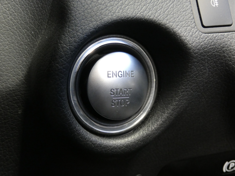 メルセデスベンツ Eクラス E220 ﾌﾞﾙｰﾃｯｸ AVG AMGｽﾎﾟｰﾂ&ﾚｰﾀﾞｰｾｰﾌﾃｨPKG　後期 ｷｰﾚｽｺﾞｰ AMGｴｱﾛ&18ｲﾝﾁAW 半革ｼｰﾄ ｼｰﾄﾋｰﾀｰ HDDﾅﾋﾞ 地ﾃﾞｼﾞ ﾊﾞｯｸｶﾒﾗ BTｵｰﾃﾞｨｵ ﾊﾟｰｸﾄﾛﾆｯｸｾﾝｻｰ ﾊﾟﾄﾞﾙｼﾌﾄ LEDﾍｯﾄﾞﾗｲﾄ/ｱﾀﾞﾌﾟﾃｨﾌﾞHB　2年保証付