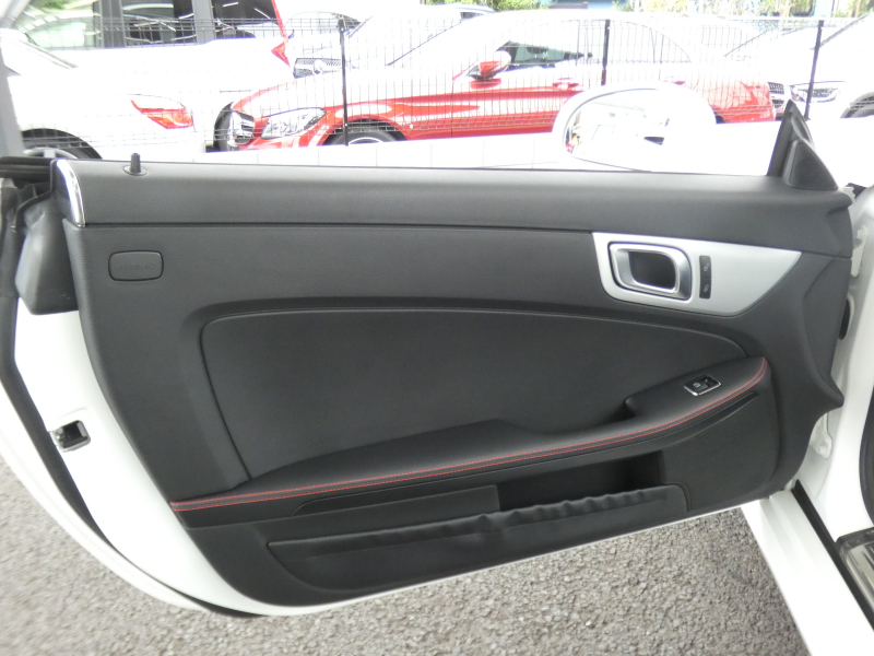 メルセデスベンツ SLKクラス SLK200 ﾄﾚﾝﾄﾞ+ AMGｽﾎﾟｰﾂ&ﾚｰﾀﾞｰｾｰﾌﾃｨPKG　AMGｴｱﾛ&18AW ﾄﾗﾝｸｽﾎﾟｲﾗｰ 黒本革/ｼｰﾄﾋｰﾀｰ/ｴｱｽｶｰﾌ ﾚｯﾄﾞｼｰﾄﾍﾞﾙﾄ HDDﾅﾋﾞ 地ﾃﾞｼﾞ ﾊﾟﾄﾞﾙｼﾌﾄ ｷｾﾉﾝﾗｲﾄ/ｱﾀﾞﾌﾟﾃｨﾌﾞHB　2年保証付