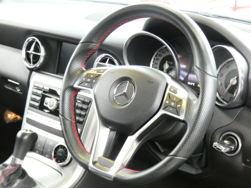 メルセデスベンツ SLKクラス SLK200 ﾄﾚﾝﾄﾞ+ AMGｽﾎﾟｰﾂ&ﾚｰﾀﾞｰｾｰﾌﾃｨPKG　AMGｴｱﾛ&18AW ﾄﾗﾝｸｽﾎﾟｲﾗｰ 黒本革/ｼｰﾄﾋｰﾀｰ/ｴｱｽｶｰﾌ ﾚｯﾄﾞｼｰﾄﾍﾞﾙﾄ HDDﾅﾋﾞ 地ﾃﾞｼﾞ ﾊﾟﾄﾞﾙｼﾌﾄ ｷｾﾉﾝﾗｲﾄ/ｱﾀﾞﾌﾟﾃｨﾌﾞHB　2年保証付