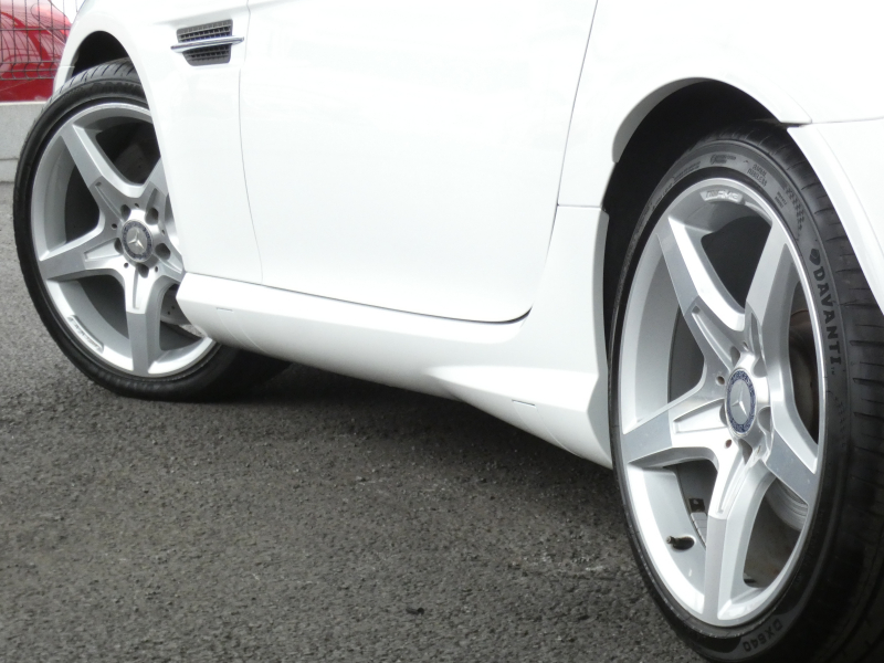 メルセデスベンツ SLKクラス SLK200 ﾄﾚﾝﾄﾞ+ AMGｽﾎﾟｰﾂ&ﾚｰﾀﾞｰｾｰﾌﾃｨPKG　AMGｴｱﾛ&18AW ﾄﾗﾝｸｽﾎﾟｲﾗｰ 黒本革/ｼｰﾄﾋｰﾀｰ/ｴｱｽｶｰﾌ ﾚｯﾄﾞｼｰﾄﾍﾞﾙﾄ HDDﾅﾋﾞ 地ﾃﾞｼﾞ ﾊﾟﾄﾞﾙｼﾌﾄ ｷｾﾉﾝﾗｲﾄ/ｱﾀﾞﾌﾟﾃｨﾌﾞHB　2年保証付