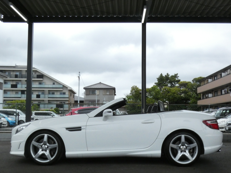 メルセデスベンツ SLKクラス SLK200 ﾄﾚﾝﾄﾞ+ AMGｽﾎﾟｰﾂ&ﾚｰﾀﾞｰｾｰﾌﾃｨPKG　AMGｴｱﾛ&18AW ﾄﾗﾝｸｽﾎﾟｲﾗｰ 黒本革/ｼｰﾄﾋｰﾀｰ/ｴｱｽｶｰﾌ ﾚｯﾄﾞｼｰﾄﾍﾞﾙﾄ HDDﾅﾋﾞ 地ﾃﾞｼﾞ ﾊﾟﾄﾞﾙｼﾌﾄ ｷｾﾉﾝﾗｲﾄ/ｱﾀﾞﾌﾟﾃｨﾌﾞHB　2年保証付