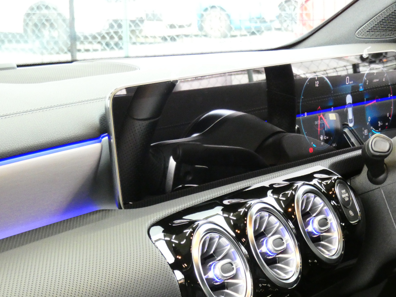 メルセデスベンツ CLAクラス CLA200d AMGﾗｲﾝ AMGﾚｻﾞｰｴｸｽｸﾙｰｼﾌﾞ&ｱﾄﾞﾊﾞﾝｽﾄﾞ&ﾅﾋﾞ&ﾚｰﾀﾞｰｾｰﾌﾃｨPKG　meｺﾈｸﾄ 灰黒革 ﾊﾟﾉﾗﾏSR MBUXﾅﾋﾞTV 360度ｶﾒﾗ ｱﾄﾞﾊﾞﾝｽﾄﾞｻｳﾝﾄﾞ ﾍｯﾄﾞｱｯﾌﾟD ﾜｲﾔﾚｽﾁｬｰｼﾞ LEDﾗｲﾄ/ｱﾀﾞﾌﾟﾃｨﾌﾞHB　2年保証付