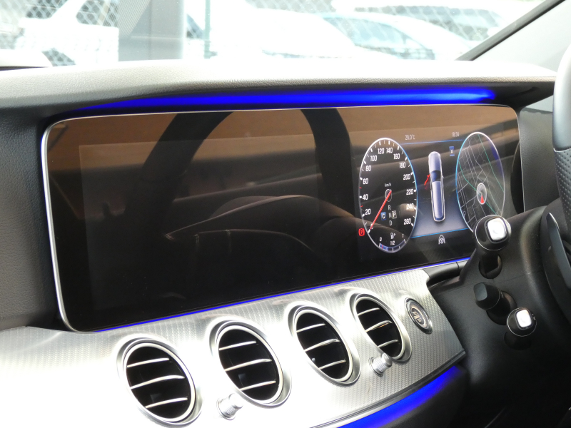 メルセデスベンツ Eクラス E220d 4MATIC ｵｰﾙﾃﾚｲﾝ ｴｸｽｸﾙｰｼﾌﾞ&ﾚｰﾀﾞｰｾｰﾌﾃｨPKG　meｺﾈｸﾄ 黒本革/ﾍﾞﾝﾁﾚｰﾀｰ/前後ﾋｰﾀｰ ﾊﾟﾉﾗﾏSR ﾅﾋﾞ 地ﾃﾞｼﾞ 360度ｶﾒﾗ AppleCarPlay Burmester ﾍｯﾄﾞｱｯﾌﾟD ｴｱﾊﾞﾗﾝｽPKG 自動ﾘｱｹﾞｰﾄ/ﾌｯﾄOP LEDﾗｲﾄ/自動HB　2年保証付